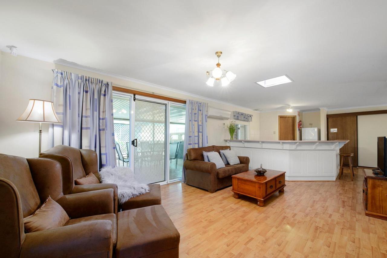 Moonta Bay Accommodation Port Moonta Экстерьер фото