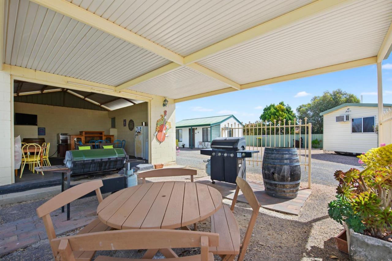 Moonta Bay Accommodation Port Moonta Экстерьер фото
