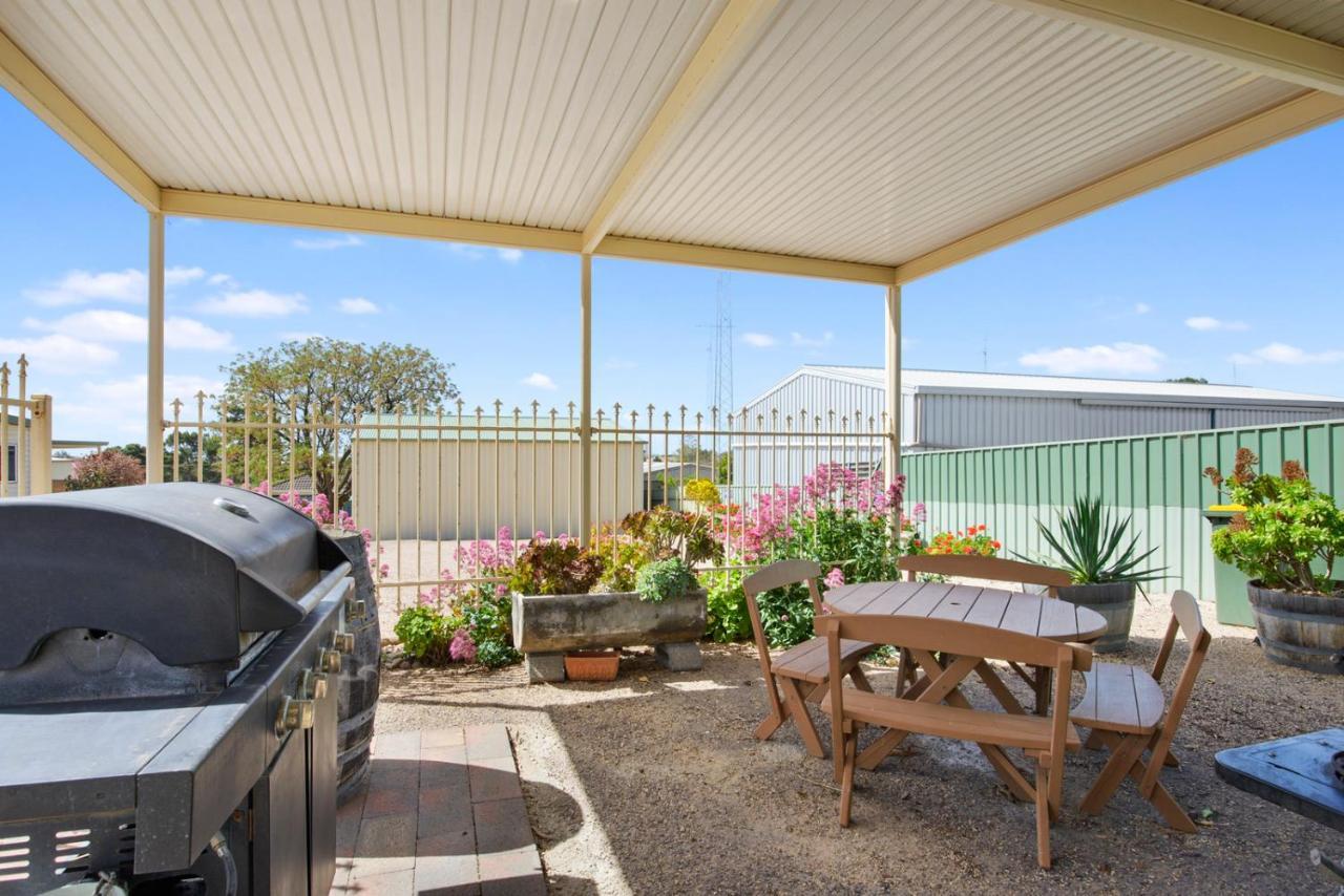 Moonta Bay Accommodation Port Moonta Экстерьер фото